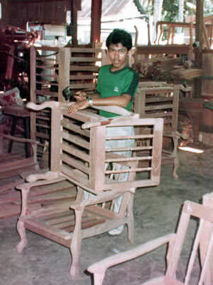 Aprentis Hamid Tukang Kayu